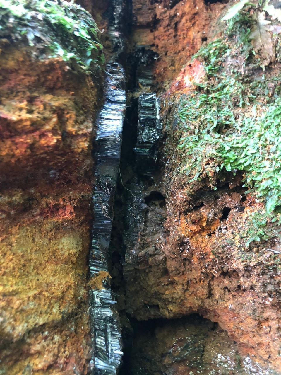 vein graphite channel